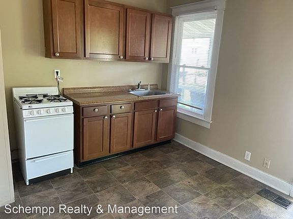 3rd image of 708 M St #7540599