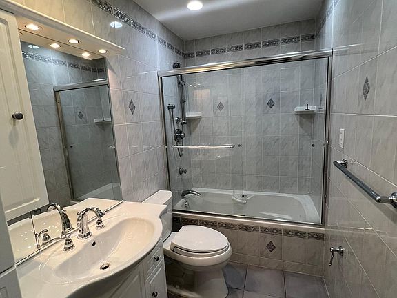 3rd image of 139 Getz Ave Floor 1