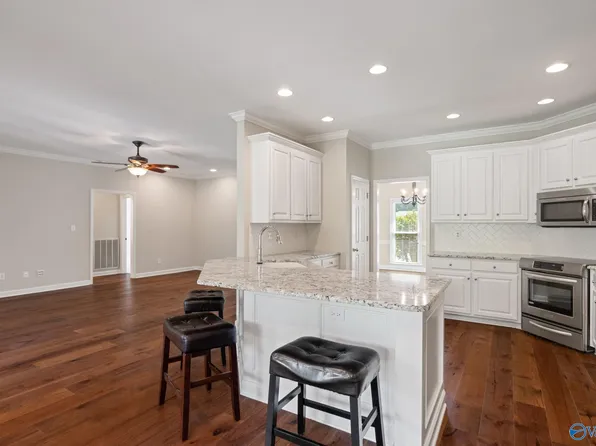 253 Natchez Trl, Huntsville, AL 35806