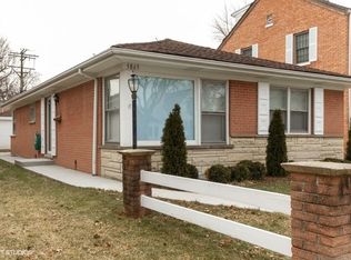 5863 N Kingsdale Ave, Chicago, IL 60646