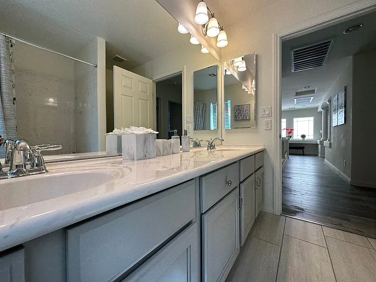 8573 Silver Coast St — Photo 35