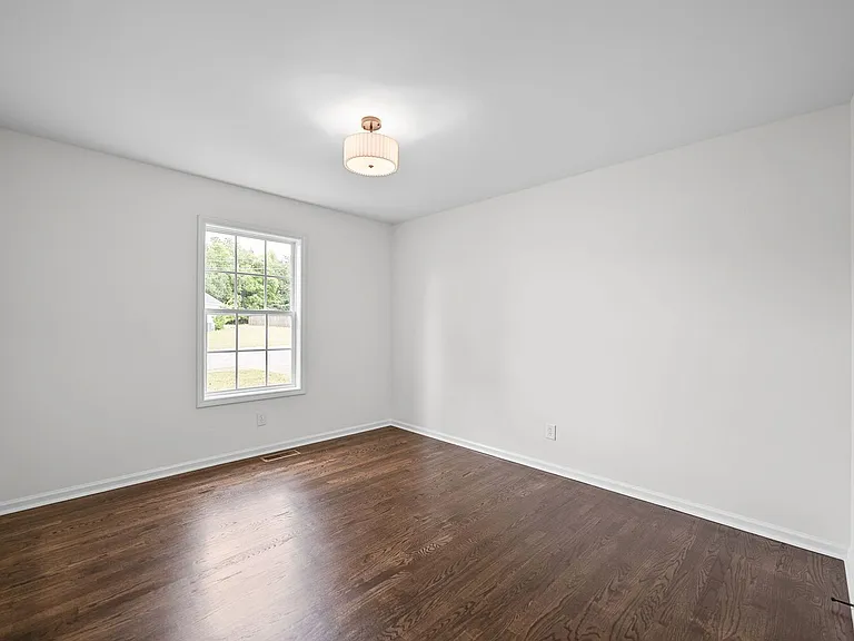 270 Harold Dr — Photo 24