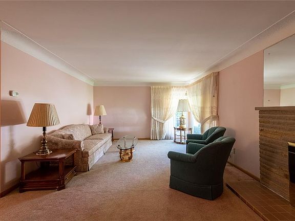5th image of 6375 Alexandria Dr