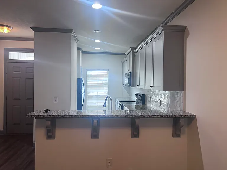 703 Buddy Ct — Photo 2