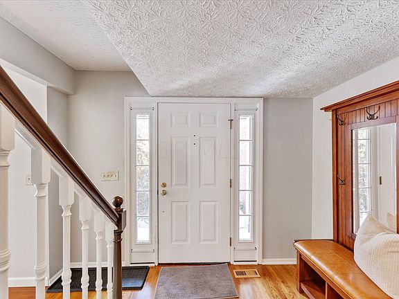 4th image of 5495 Hyde Park Dr