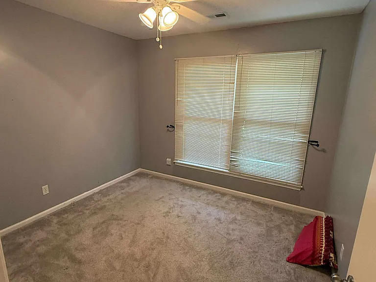 516 Oakview Rd — Photo 13