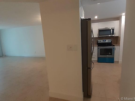 5th image of 1601 NE 191st St #B303