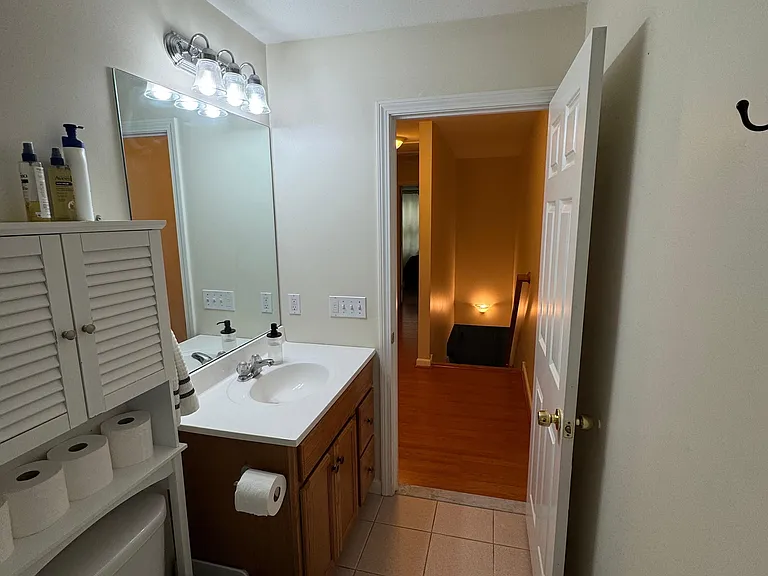 2 Moore St #4 — Photo 10