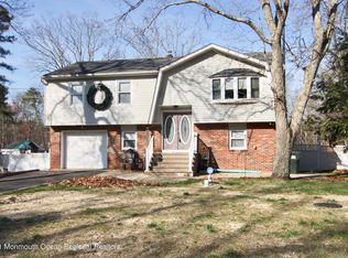128 Willow Dr, Jackson, NJ