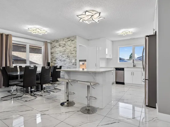 8835 152b Ave NW, Edmonton, AB T5E 6G2