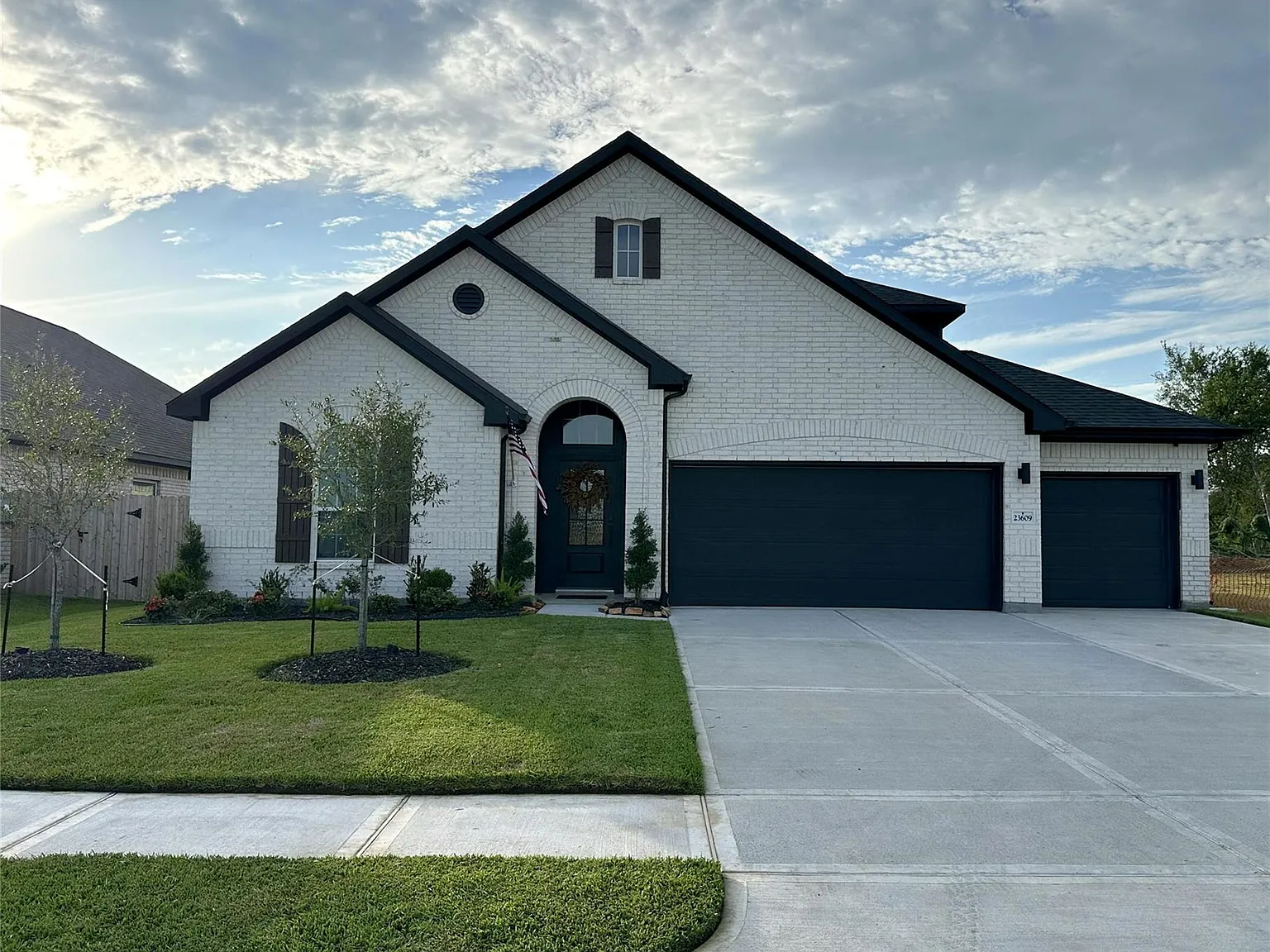 4 bed, 3.0 bath, 2532 sqft, $3,800 — Photo 1