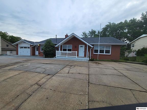3rd image of 2004 Harlan Dr