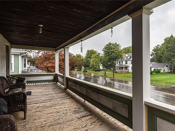 3rd image of 605 Maple Ave