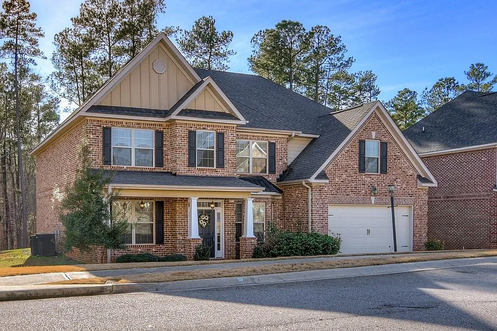 4 bed, 4382 sqft, $2,800 — Photo 3