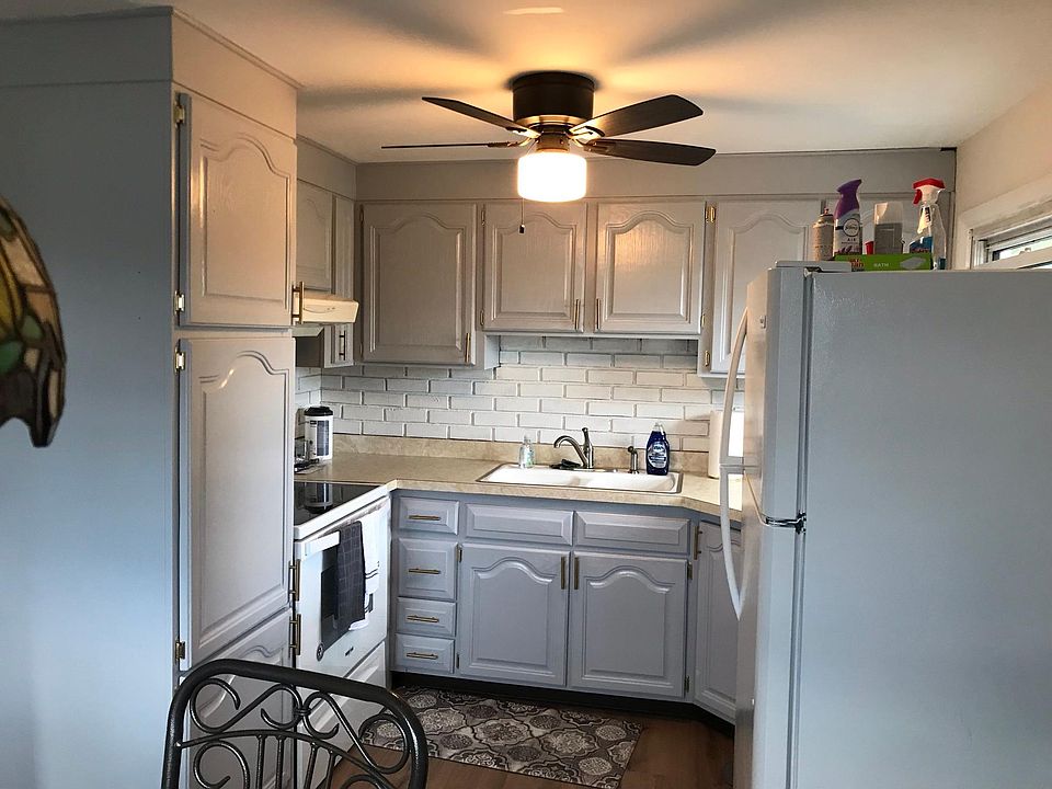 2nd image of 50 Hoover Ave Floor 2