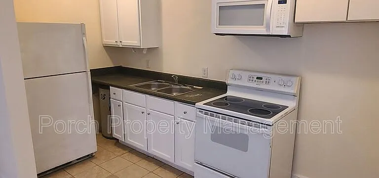 1 Ellis Dr #B — Photo 3
