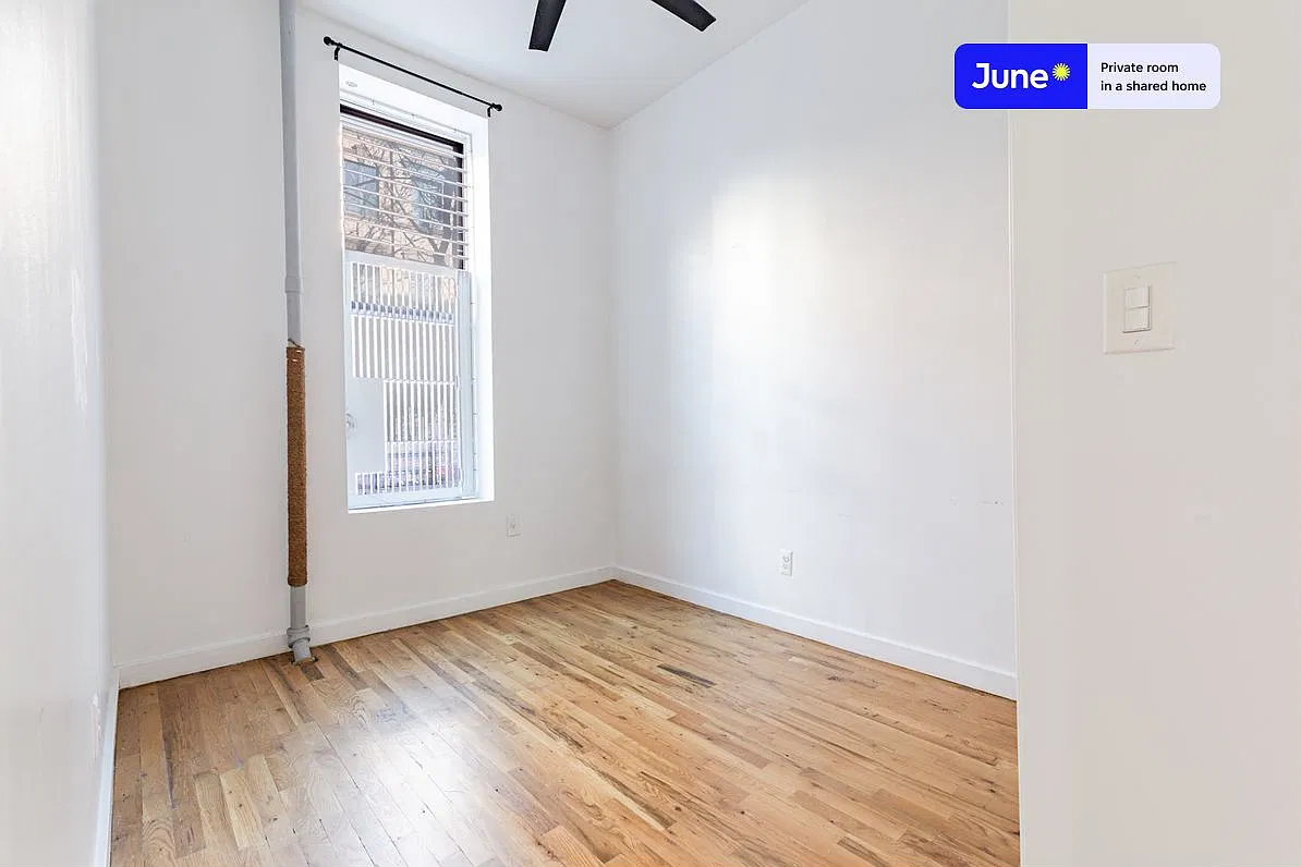 Full bedroom in 4 bed/2 bath home in Hamilton Heights #1683 B — Photo 2