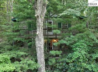 206 Oak Rd, Banner Elk, NC 28604