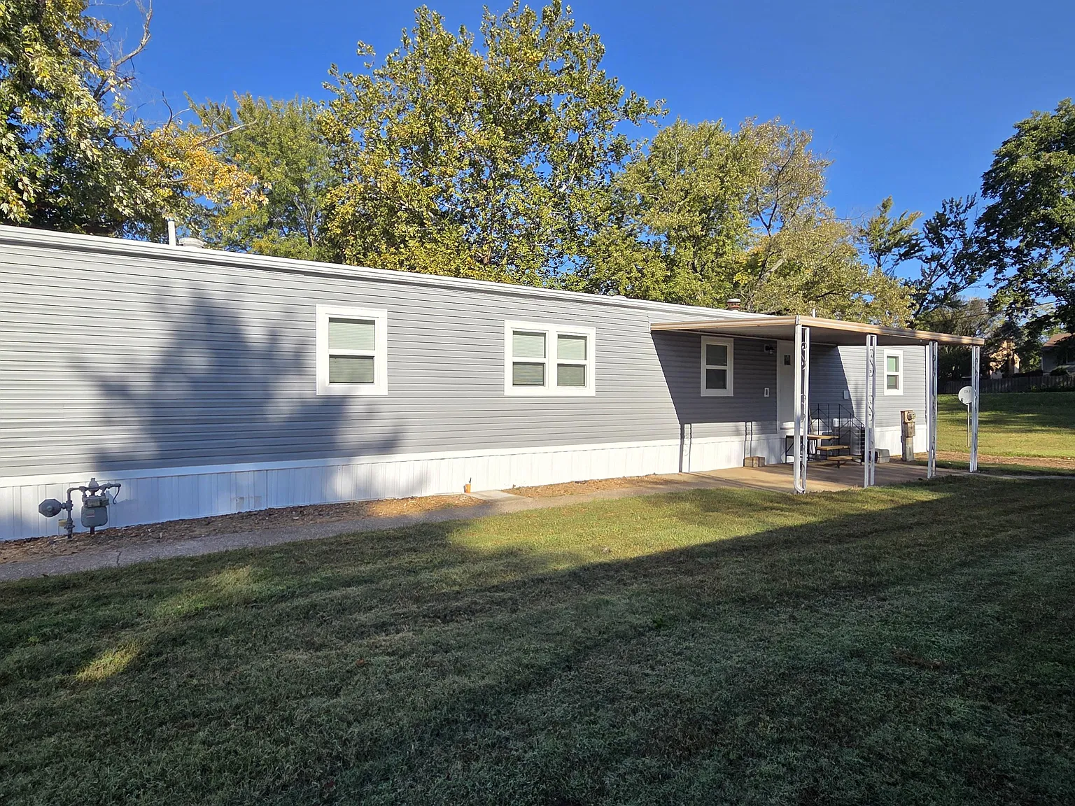3 bed, 1.5 bath, 910 sqft, $1,350 — Photo 2