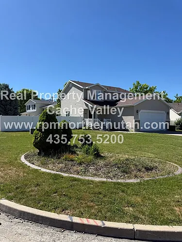 450 Maple Cir Photo 1 450 Maple Cir Photo 1
