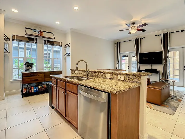 220 W Minnehaha St — Photo 13