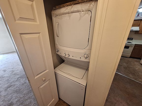 3rd image of 1800 Bay St #1