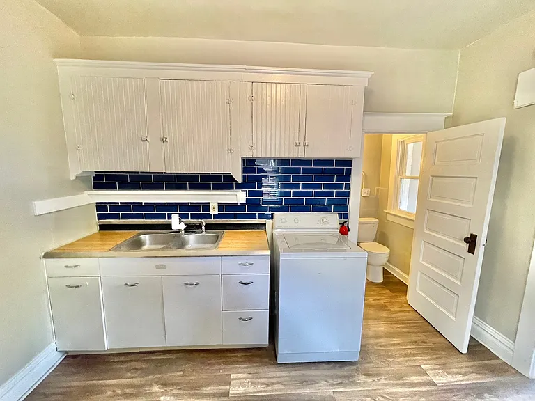 1453 S Clarkson St — Photo 10
