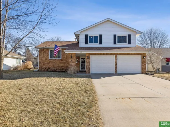 410 Sherwood Dr, Gretna, NE 68028