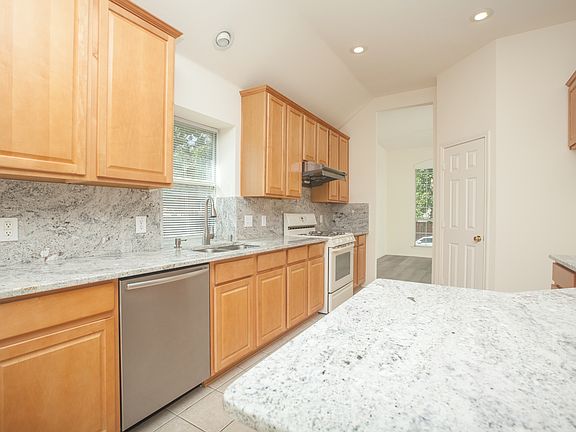 4th image of 6512 Fawn Hollow Dr
