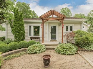 8291 Cedar Rd, Chesterland, OH 44026