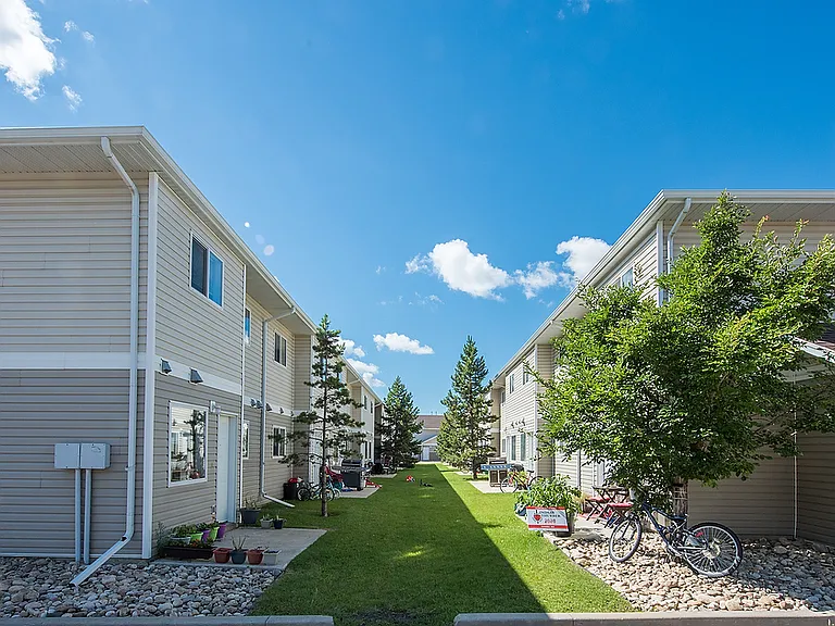 100 Jordan Pkwy — Photo 5