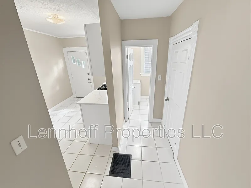 Studio, 1.0 bath, $1,675 — Photo 2