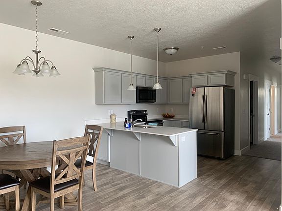 5th image of 656 N Emery Ln #656