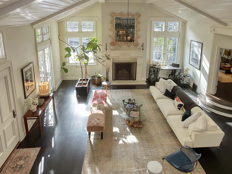 2050 Laurel Canyon Blvd — Photo 6