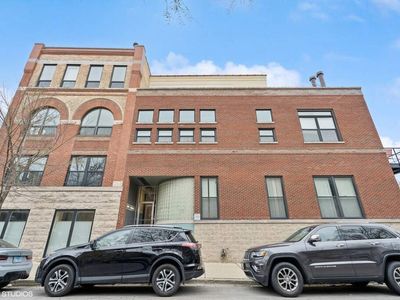 2343 N Greenview Ave APT 101, Chicago, IL, 60614