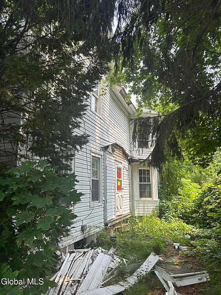 4th image of 180 S Main Street