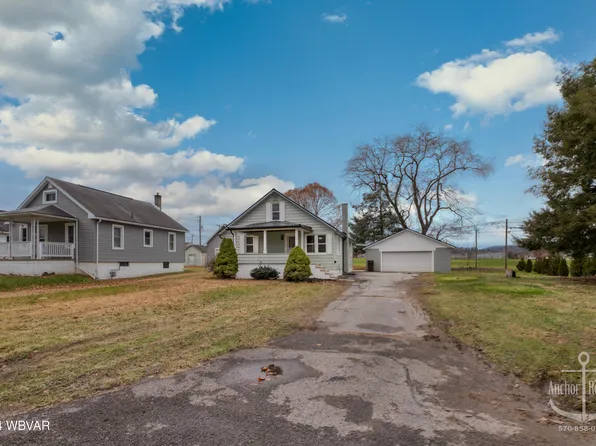 113 Mann Ave, Mill Hall, PA 17751