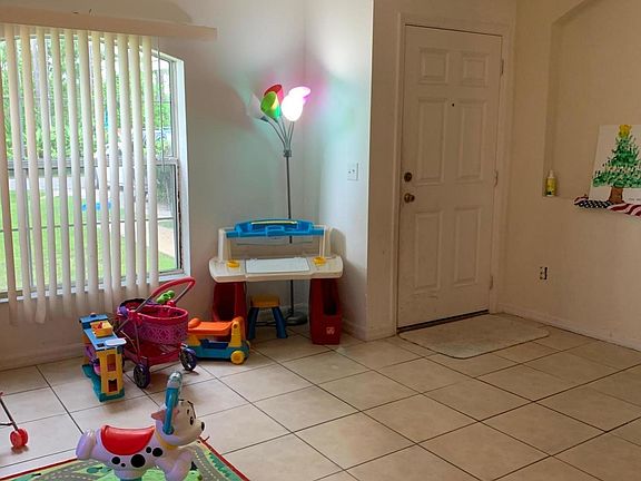 5th image of 18 Red Clover Ln