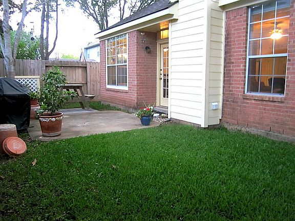 3rd image of 1107 Alexandria Ct