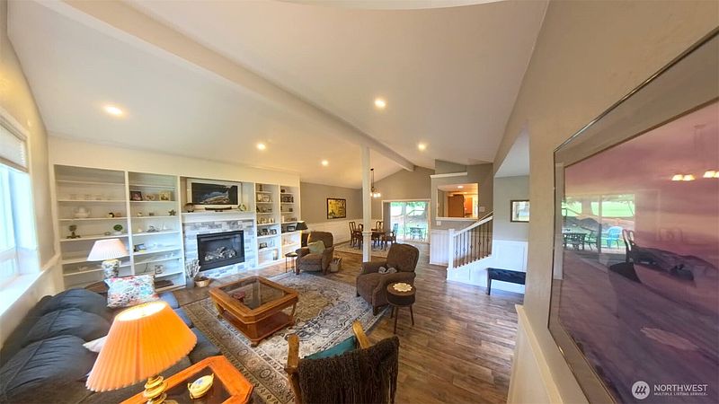 2nd image of 40 N Mt Christie Drive W