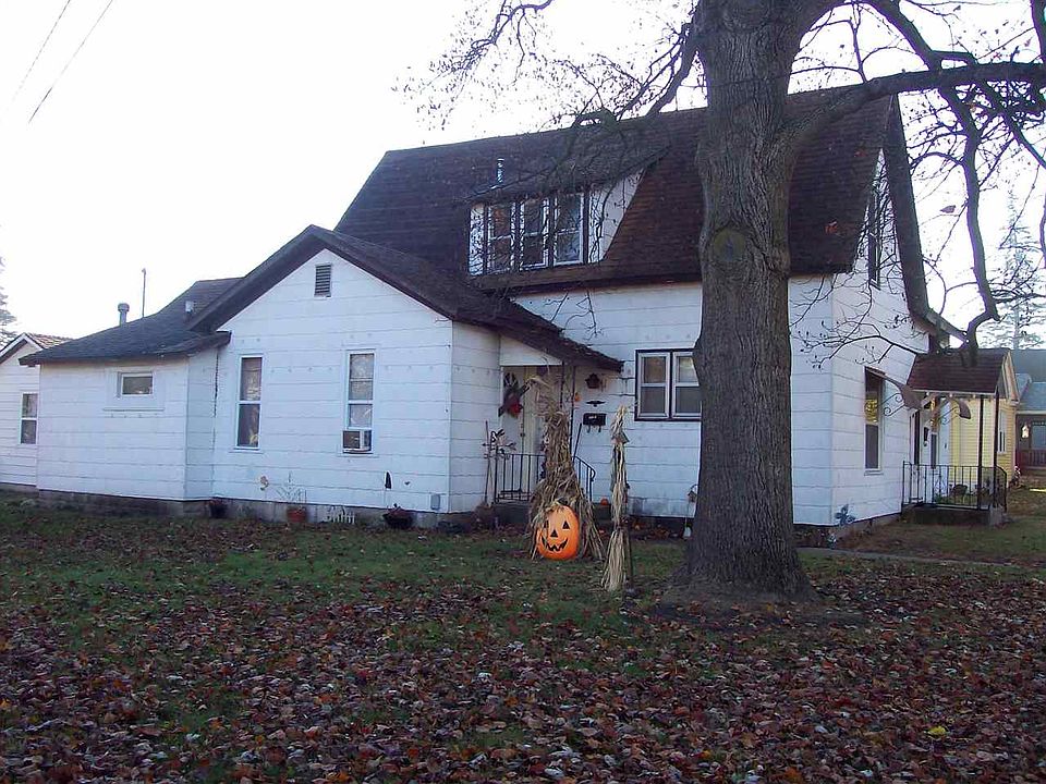 2nd image of 454 N Market St