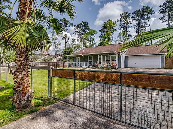 3rd image of 10584 Royal Tricia Dr