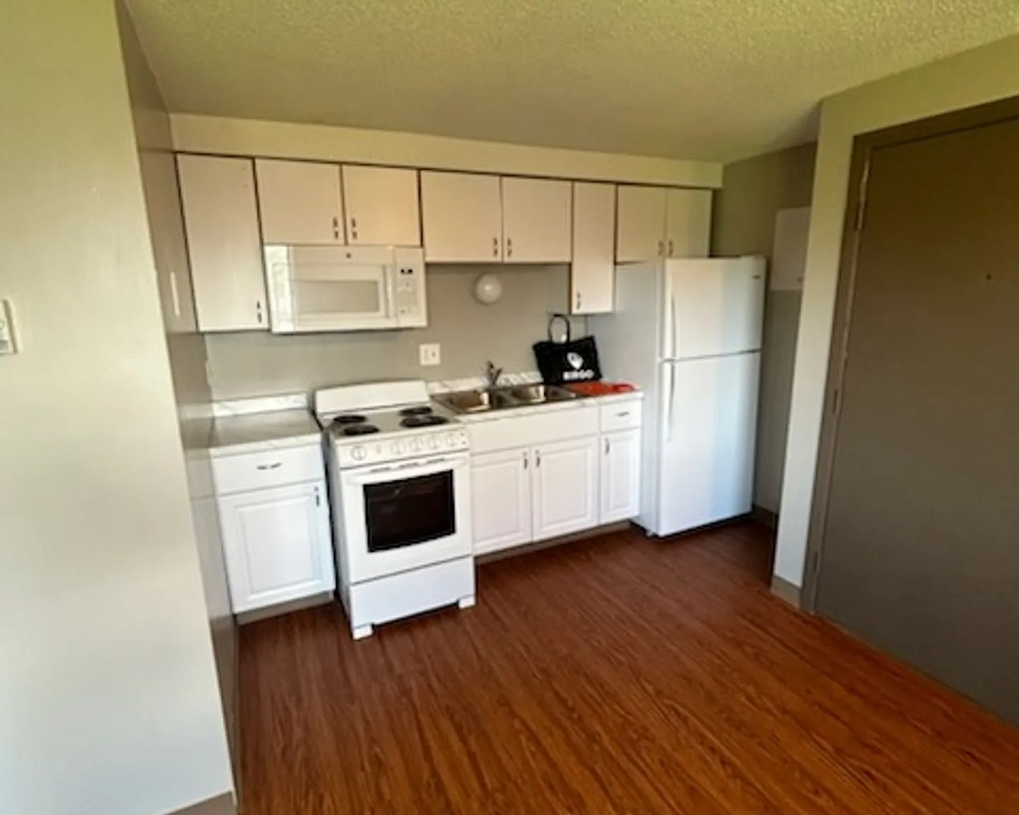 Ashwood Crossing — Photo 1