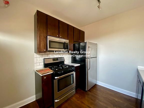 4th image of 2820 W Montrose Ave APT 3