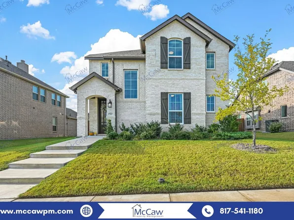 424 Country Meadows Blvd, Waxahachie, TX 75165