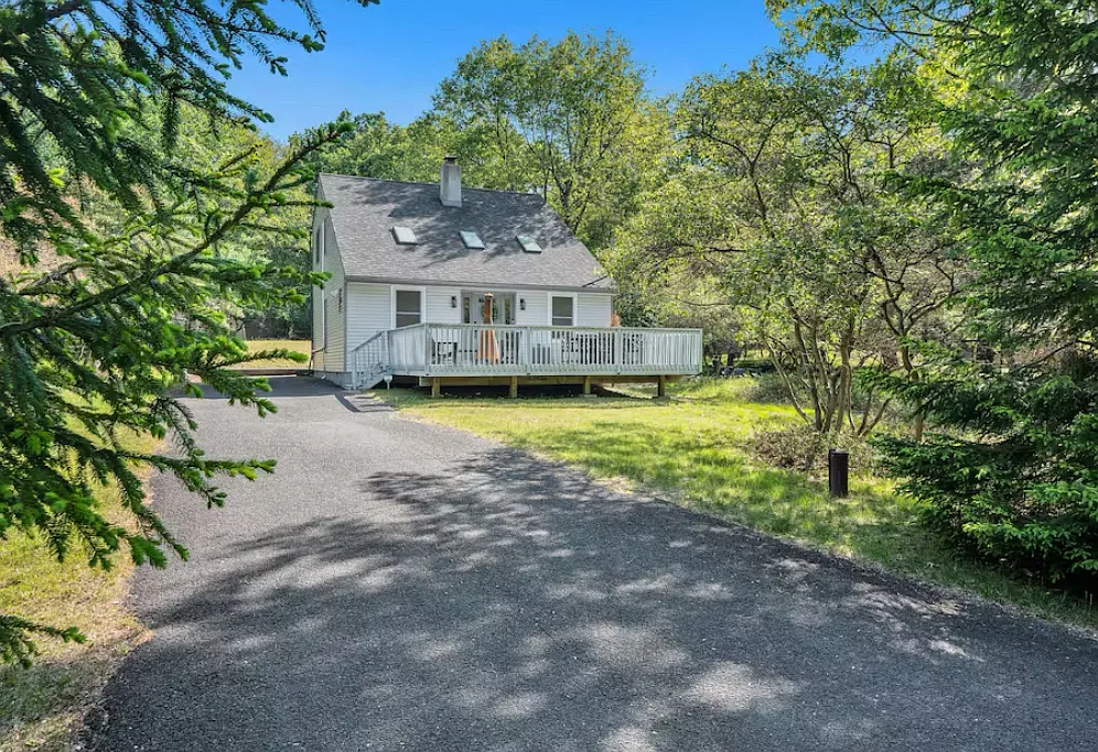 161 Poplar Pl photo 1
