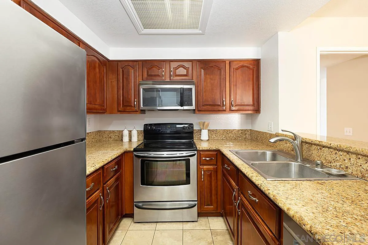 2 bed, 1080 sqft, $3,450 — Photo 3