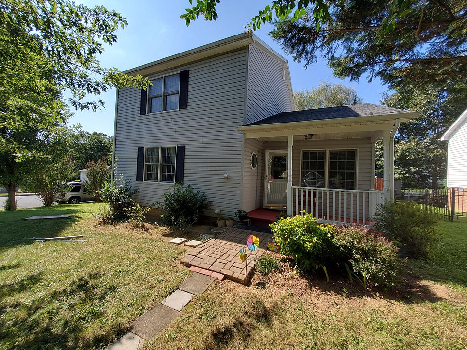 1st image of 225 McClung Pl