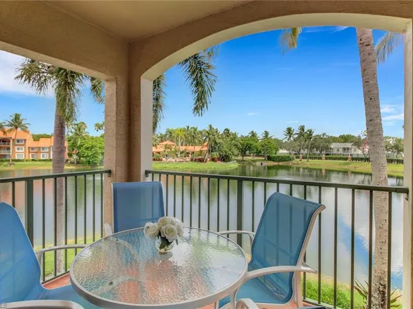 1195 Wildwood Lakes Blvd APT 202, Naples, FL 34104