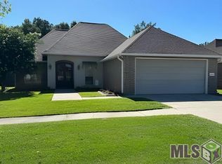 34140 Spring Lake Dr, Walker, LA 70785